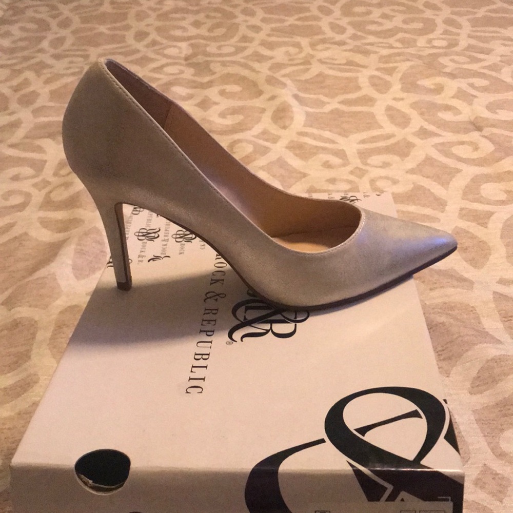 Rock & Republic pumps size 7
